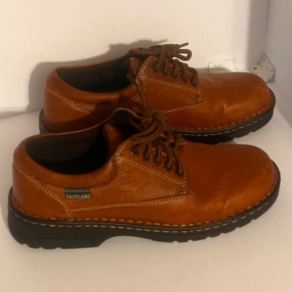 Menswear. Brown leather shoes